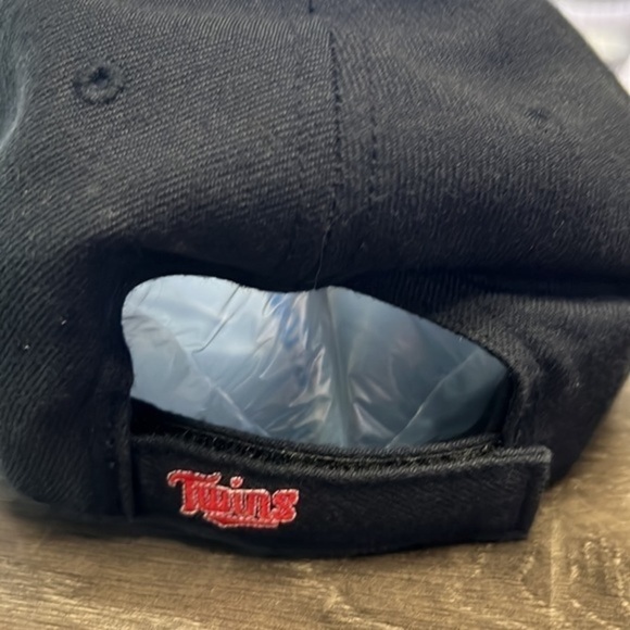 Classic Minnesota Twins MLB Ballcap - Picture 2 of 5